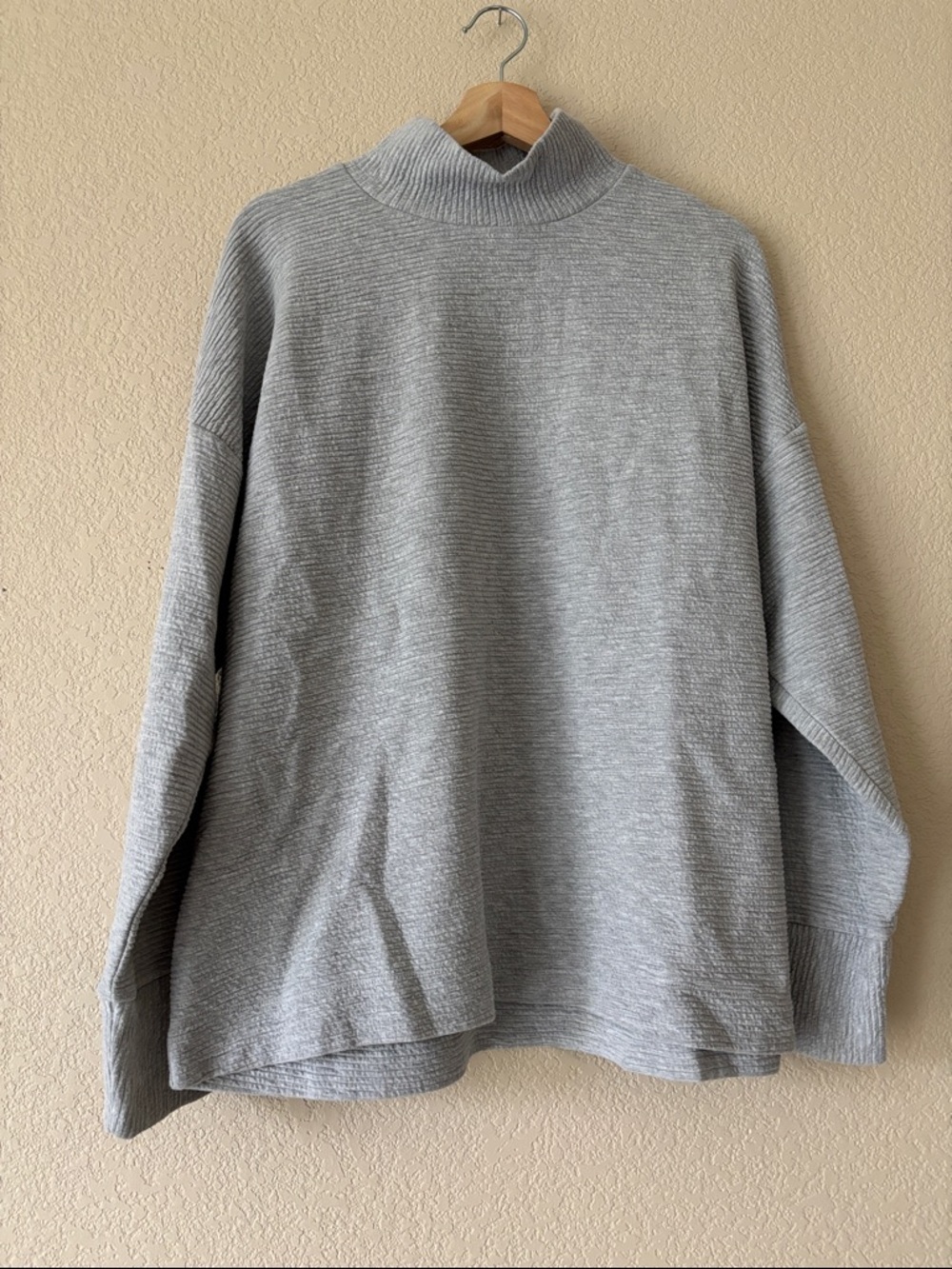 90 Degree by Reflex horizontal quilted pullover sweater in heather gray - Picture 1 of 3
